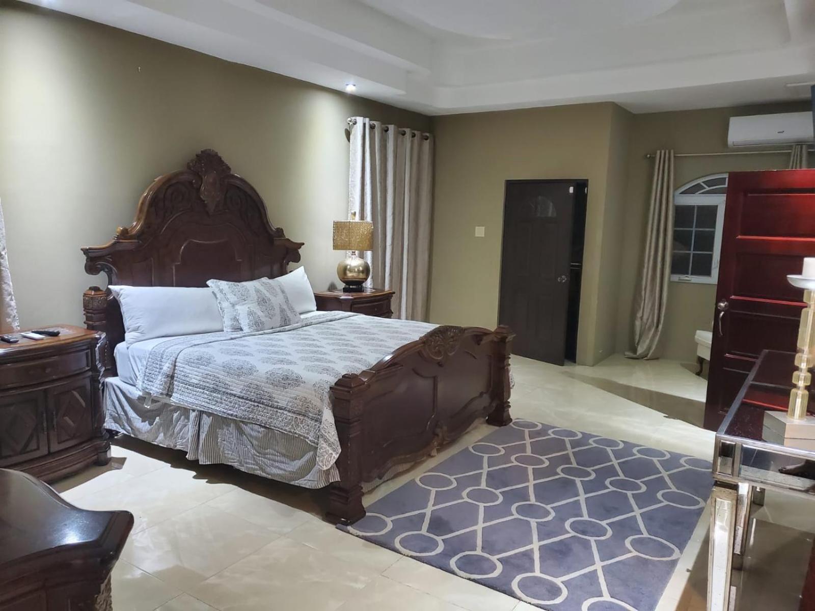 The Palms- Caribbean Estates -10 Minutes From The Beach- Gated Community Portmore Exterior foto